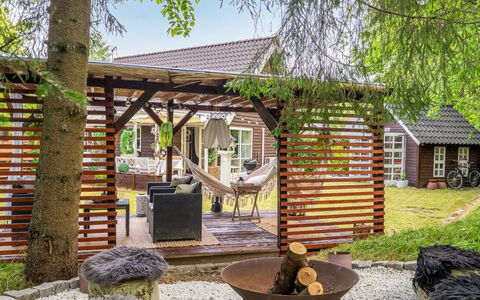 Myrra: Madera, Cabaña, Techo, Casa, Jardín, Casa, Mueble, Patio Interior, Mueble Para Exteriores