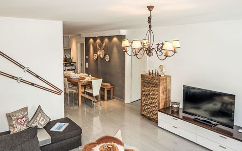 Chesa Enania: Departamento, Arquitectura, Barrio Residencial, Condominio, Material Compuesto, Diseño Urbano, Balcón, Uso Mixto, Sombra