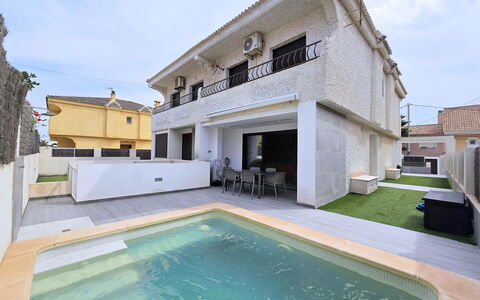 Sweet Home Cabo de Palos: Departamento, Arquitectura, Barrio Residencial, Condominio, Material Compuesto, Diseño Urbano, Balcón, Uso Mixto, Sombra