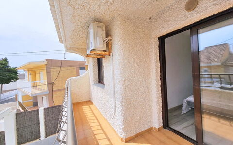 Sweet Home Cabo de Palos: Departamento, Arquitectura, Barrio Residencial, Condominio, Material Compuesto, Diseño Urbano, Balcón, Uso Mixto, Sombra