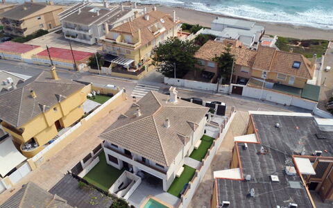 Sweet Home Cabo de Palos: Departamento, Arquitectura, Barrio Residencial, Condominio, Material Compuesto, Diseño Urbano, Balcón, Uso Mixto, Sombra