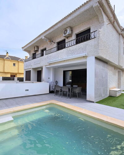 Sweet Home Cabo de Palos: Departamento, Arquitectura, Barrio Residencial, Condominio, Material Compuesto, Diseño Urbano, Balcón, Uso Mixto, Sombra