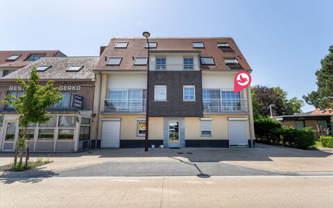 Duinenzicht with Balcony: Edificio, Ventana, Superficie De La Carretera, Barrio Residencial, By, Barrio, Casa, Casa, Asfalto, Asentamientos Humanos