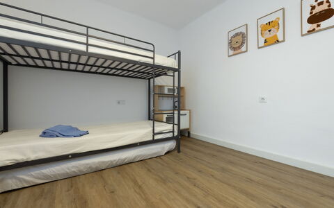 Rosa Dels Vents: Litera, Piso, Suelo, Madera, Diseño De Interiores, Habitación, Mueble, Cama, Marco De La Cama, Habitación