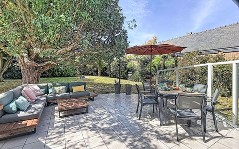 Armorique: Mueble, Mueble Para Exteriores, Silla, Mesa, Mesa Al Aire Libre, Jardín, Sombra, Losa, Cocina Y Comedor Mesa
