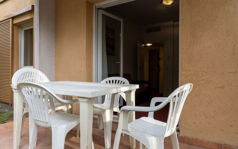 Grasse 617: Edificio, Pared, Ventana, Barrio Residencial, Barrio, Fachada, Casa, By, Casa, Balcón