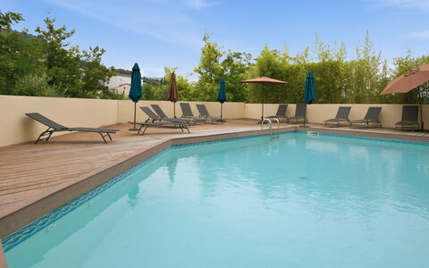 Virginia: Piscina, Recurso, Mueble Para Exteriores, Sunlounger, Eco Hotel, Hotel, Villa