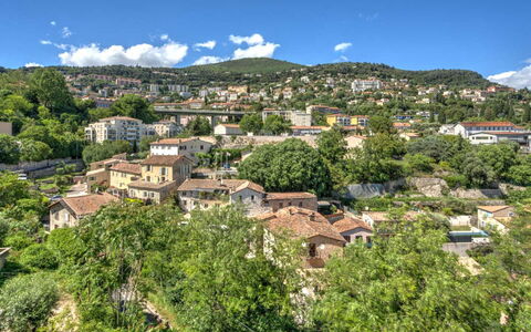 Grasse 631: Edificio, Pared, Ventana, Barrio Residencial, Barrio, Fachada, Casa, By, Casa, Balcón