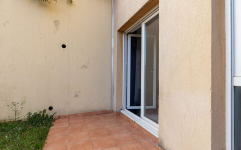 Grasse 633: Edificio, Pared, Ventana, Barrio Residencial, Barrio, Fachada, Casa, By, Casa, Balcón