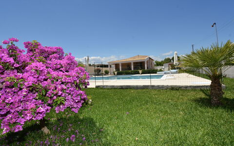 Villa Gloria: Piscina, Recurso, Jardín, Paisajismo, Sombra, Eco Hotel, Mueble Para Exteriores, Hacienda, Yarda