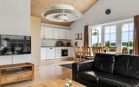 Askatla - 50M to the Fjord: Diseño De Interiores, Mueble, Sofá, Piso, Techo, Madera, Suelo, Sala, Habitación, Lámpara
