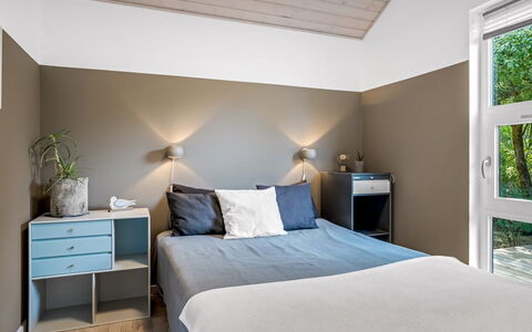 Ozrenka - from the Sea: Cama, Diseño De Interiores, Mueble, Habitación, Lecho, Sábana, Piso, Pared, Suelo, Techo