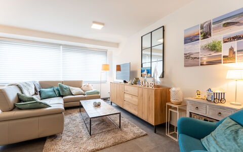 Cosy @ Sea with Terrace: Mueble, Sofá, Diseño De Interiores, Departamento, Piso, Sala, Suelo, Techo, Habitación, Casa