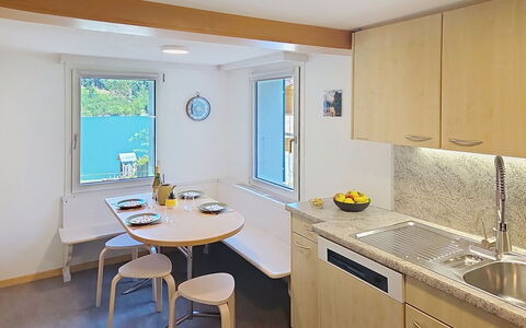 Ferienwohnung Enzian: Diseño De Interiores, Piso, Mostrador, Madera, Mueble, Techo, Suelo, Lavabo, Cocina, Habitación