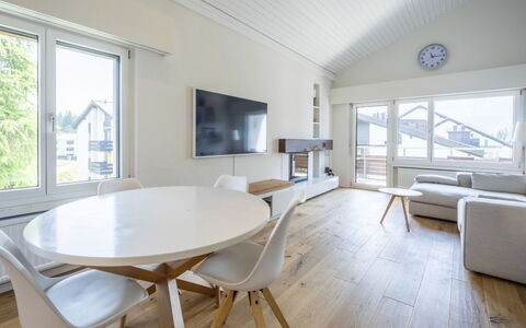 Casa Curnera 8: Diseño De Interiores, Piso, Suelo, Mueble, Madera, Techo, Suelos De Madera, Sala, Sofá, Encendiendo