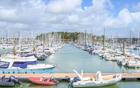 Les Terrasses du Port: Barco, Azul, Agua, Centro De Deportes Acuáticos, Watercraft, Barcos Y Canotaje - Efectos Y Equipo, Puerto, Mástil, Puerto, Embarcacion