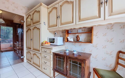 Hotel de Ville: Mueble, Cocina Y Comedor Mesa, Silla, Suelo, Mar, Balcón, Oceano, Recurso, Eco Hotel, Comedor