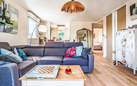 Alturan: Mueble, Cocina Y Comedor Mesa, Silla, Suelo, Mar, Balcón, Oceano, Recurso, Eco Hotel, Comedor