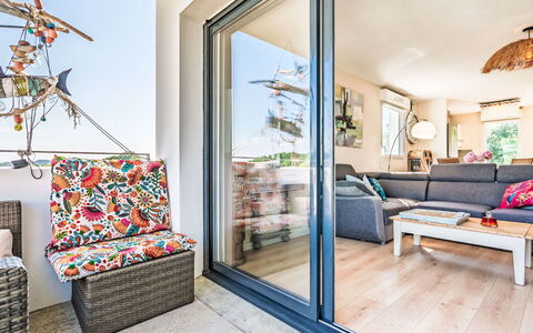 Alturan: Mueble, Cocina Y Comedor Mesa, Silla, Suelo, Mar, Balcón, Oceano, Recurso, Eco Hotel, Comedor