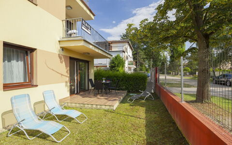 Patti 1: Mueble, Cocina Y Comedor Mesa, Silla, Suelo, Mar, Balcón, Oceano, Recurso, Eco Hotel, Comedor