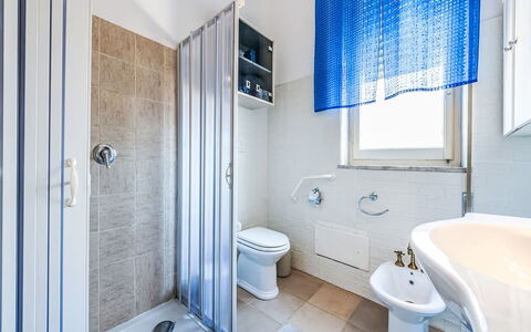 Villetta Luisa: Mueble, Cocina Y Comedor Mesa, Silla, Suelo, Mar, Balcón, Oceano, Recurso, Eco Hotel, Comedor