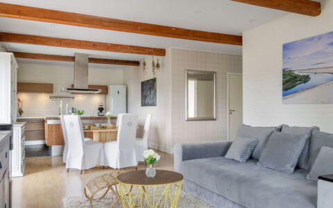 Onsjö: Mueble, Cocina Y Comedor Mesa, Silla, Suelo, Mar, Balcón, Oceano, Recurso, Eco Hotel, Comedor