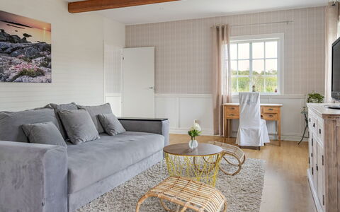 Onsjö: Mueble, Cocina Y Comedor Mesa, Silla, Suelo, Mar, Balcón, Oceano, Recurso, Eco Hotel, Comedor