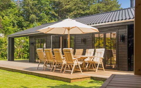 Elaina - 550M from the Sea: Madera, Mueble Para Exteriores, Techo, Casa, Cabaña, Mesa Al Aire Libre, Cubierta, Jardín, Sombra, Madera Dura
