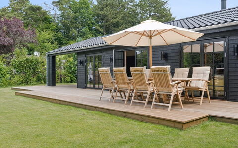 Elaina - 550M from the Sea: Madera, Mueble Para Exteriores, Cubierta, Mesa Al Aire Libre, Madera Dura, Sombra, Jardín, Manchas De Madera, Patio, Tablón