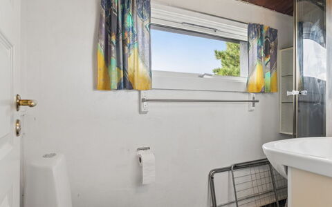 Vilmar - 450M from the Sea: Diseño De Interiores, Piso, Suelo, Arreglo De Tubería, Techo, Plomería, Habitación, Grifo, Lavabo, Baño