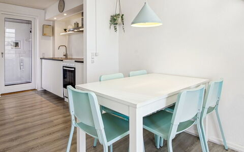 Majvi - 2.3Km from the Sea: Mueble, Diseño De Interiores, Piso, Madera, Suelo, Techo, Cocina Y Comedor Mesa, Mesa, Comedor, Habitación