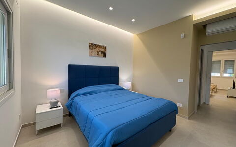 Villa Marzia - Augusta: Mueble, Cama, Diseño De Interiores, Piso, Suelo, Habitación, Madera, Techo, Habitación, Encendiendo