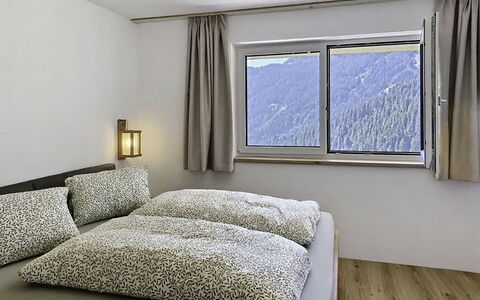 Eben: Diseño De Interiores, Habitación, Cama, Techo, Habitación, Mueble, Linos, Casa, Suelo, Lecho