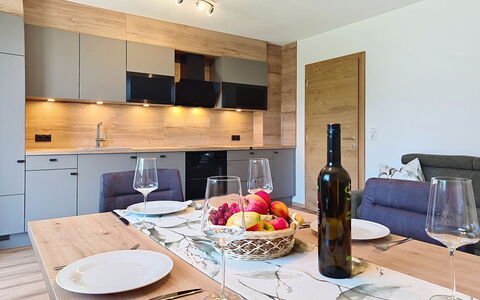 Eben: Mueble, Diseño De Interiores, Piso, Mostrador, Cocina, Madera, Lámpara, Techo, Suelo, Cocina Y Comedor Mesa