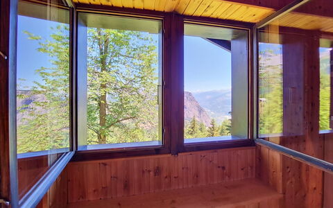 Le Mayen D'Ovronnaz: Madera, Madera Dura, Manchas De Madera, Vaso, Tablón, La Luz Del Día, Eco Hotel, Madera Contrachapada, Balcón, Barniz