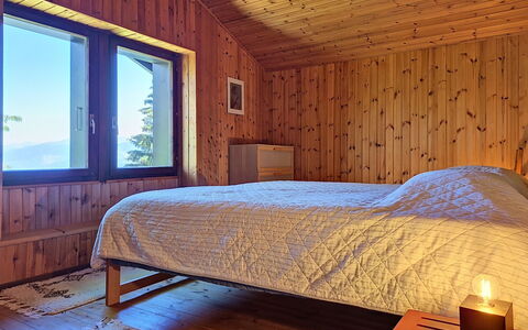 Le Mayen D'Ovronnaz: Madera, Habitación, Diseño De Interiores, Suelo, Piso, Techo, Cama, Habitación, Madera Dura, Casa