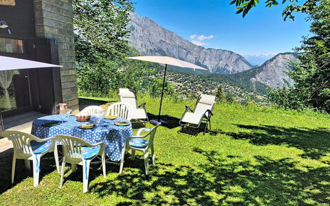 Le Mayen D'Ovronnaz: Montaña, Paisaje, Colina, Tierras Altas, Cordillera, Hill Station, Mueble Para Exteriores, Valle, Cobertura Del Suelo, Alpes