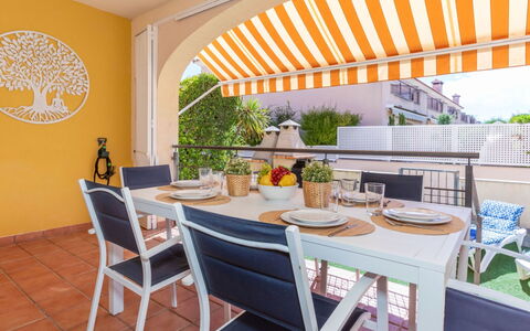 Cristina: Departamento, Condominio, Uso Mixto, Hotel, Balcón