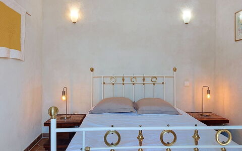 Casa Memmi Mouriès: Pared, Piso, Diseño De Interiores, Suelo, Techo, Habitación, Mueble, Cama, Encendiendo, Habitación