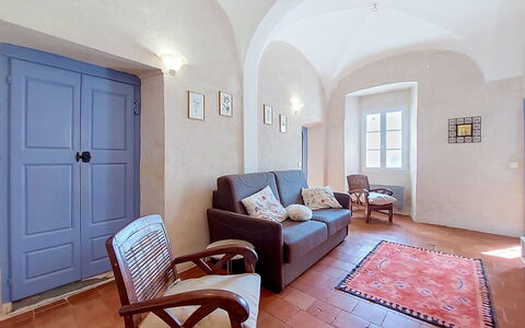 Casa Memmi Mouriès: Piso, Mueble, Diseño De Interiores, Techo, Suelo, Habitación, Silla, Sala, Manchas De Madera