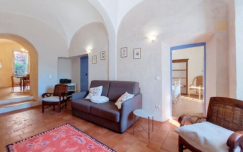 Casa Memmi Mouriès: Mueble, Piso, Diseño De Interiores, Techo, Suelo, Habitación, Encendiendo, Silla, Sala, Planta De Casa