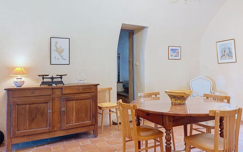 Casa Memmi Mouriès: Mueble, Piso, Diseño De Interiores, Madera, Mesa, Suelo, Silla, Habitación, Encendiendo, Comedor