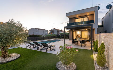 Villa Angelus: Departamento, Condominio, Uso Mixto, Hotel, Balcón