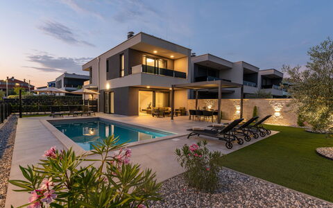 Villa Angelus: Departamento, Condominio, Uso Mixto, Hotel, Balcón