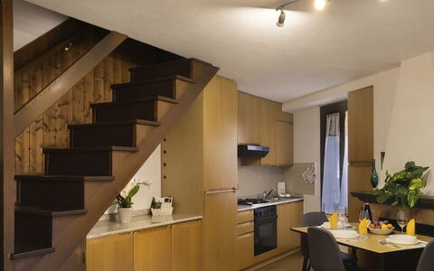 Casa Gloria: Diseño De Interiores, Piso, Suelo, Madera, Mueble, Techo, Habitación, Encendiendo, Departamento, Casa