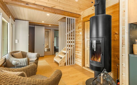 Villa Praava a: Piso, Diseño De Interiores, Suelo, Madera, Mueble, Suelos De Madera, Techo, Habitación, Encendiendo, Sala