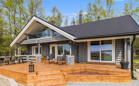 Villa Praava B: Madera, Casa, Cabaña, Vía Muerta, Porche, Maderas, Madera Dura, Cubierta, Cuarto De Troncos, Edificios Del Jardín