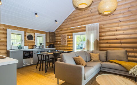 Villa Praava B: Madera, Piso, Diseño De Interiores, Techo, Mueble, Suelo, Casa, Madera Dura, Sala, Manchas De Madera