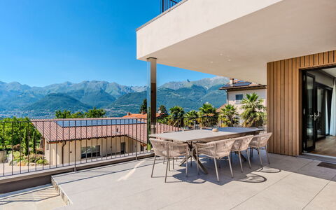 Aura: Casa, Balcón, Porche, Cordillera, Sombra, Eco Hotel, Cubierta, Silla, Suelos De Madera, Villa