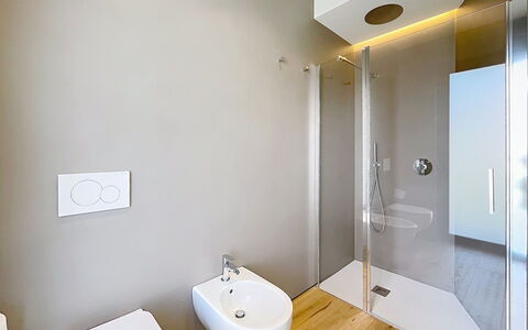Aura: Baño, Piso, Arreglo De Tubería, Pared, Suelo, Diseño De Interiores, Baño, Techo, Plomería, Lavabo